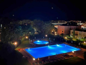 Appartamento tranquillo con patio e piscina Staggia